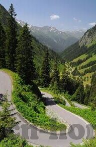 亚洲高清一区二区三区-探索亚洲影视文化的多元魅力，一区、二区、三区的独特视角